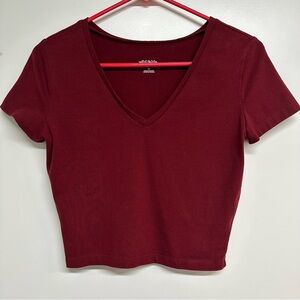 Wild Fable size medium short sleeve dark red v-neck crop top